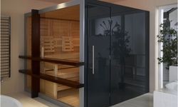 Sauna vitré sur le côté.