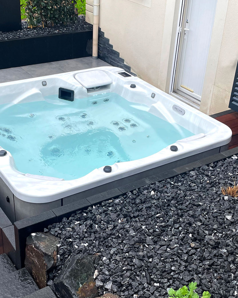 Spa OEWEO Privilège XL5 en extérieur et hors-sol - Delalande Piscines & Spas