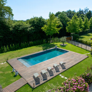 Piscine extérieure avec une profondeur de 1,50m avec un liner Ardoise - Réalisation Delalande Piscines & Spas