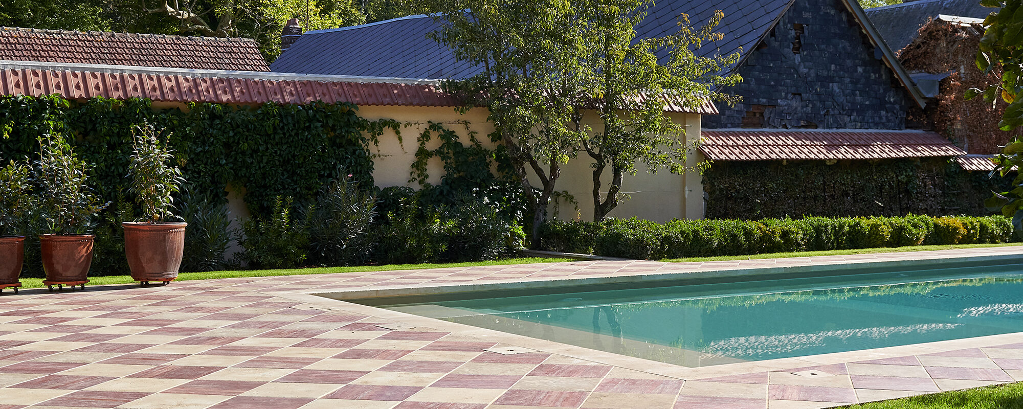 Rénovation de piscines : modernisez et restaurez votre bassin