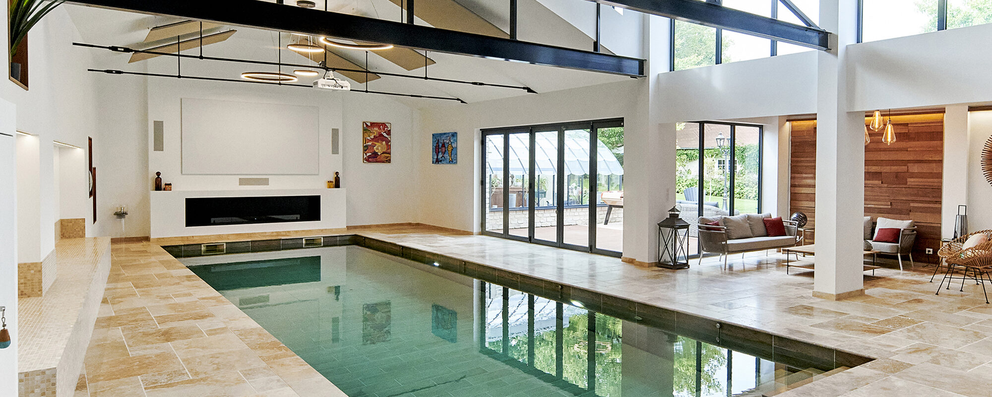 DELALANDE PISCINES & SPAS : l’excellence dans la construction de piscines intérieures