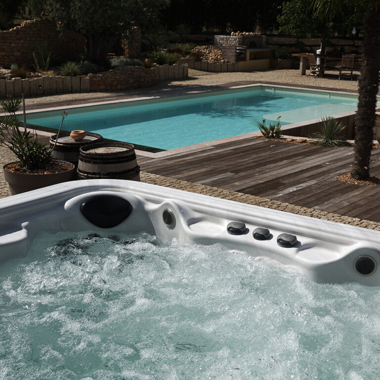 Trouvez votre spa à Deauville avec DELALANDE PISCINES & SPAS