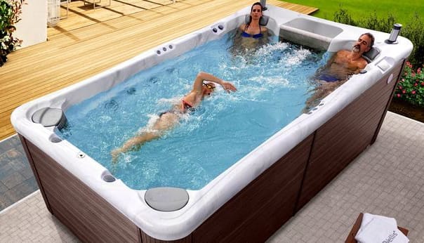 Le spa de nage WELLIS®, ne choisissez plus entre nage et bien-être à Deauville