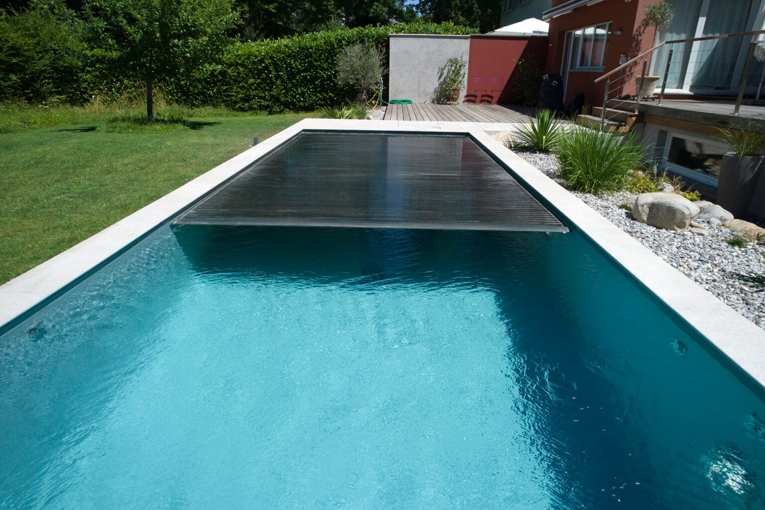 Volet automatique avec lames polycarbonate solaires