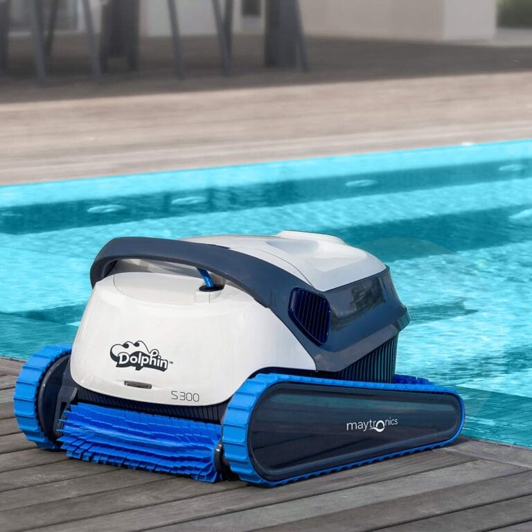 Robots et nettoyage : gardez votre piscine propre en toute simplicité
