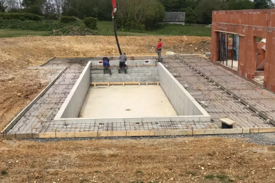Chantier de piscine dans le Calvados