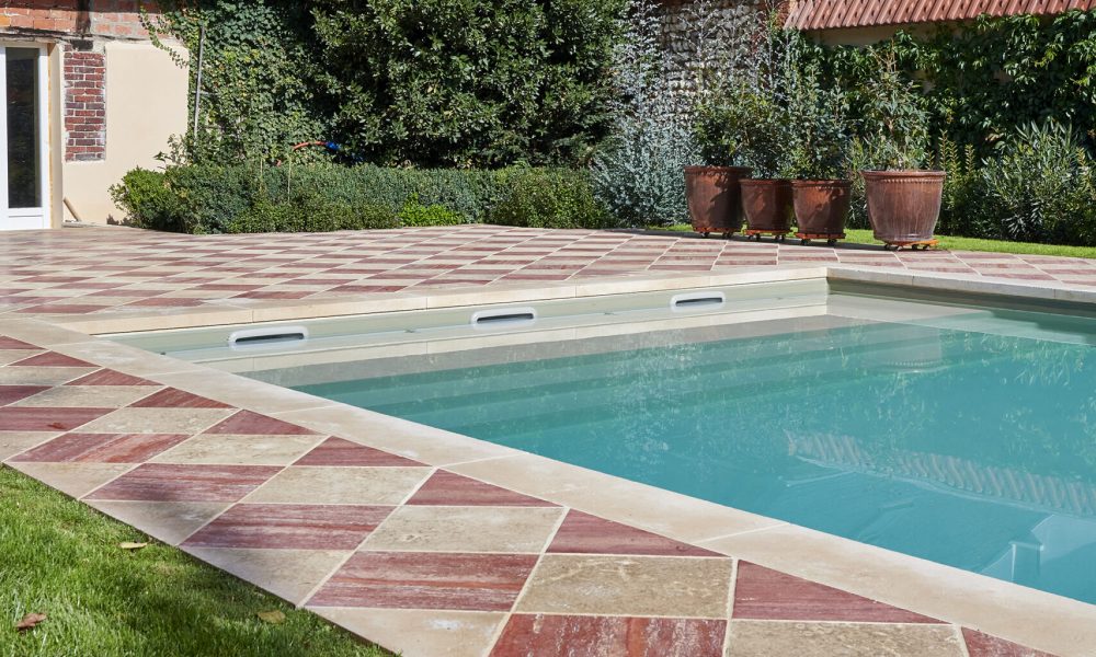 Couloir de nage 16 x 5 m avec double fond plat.