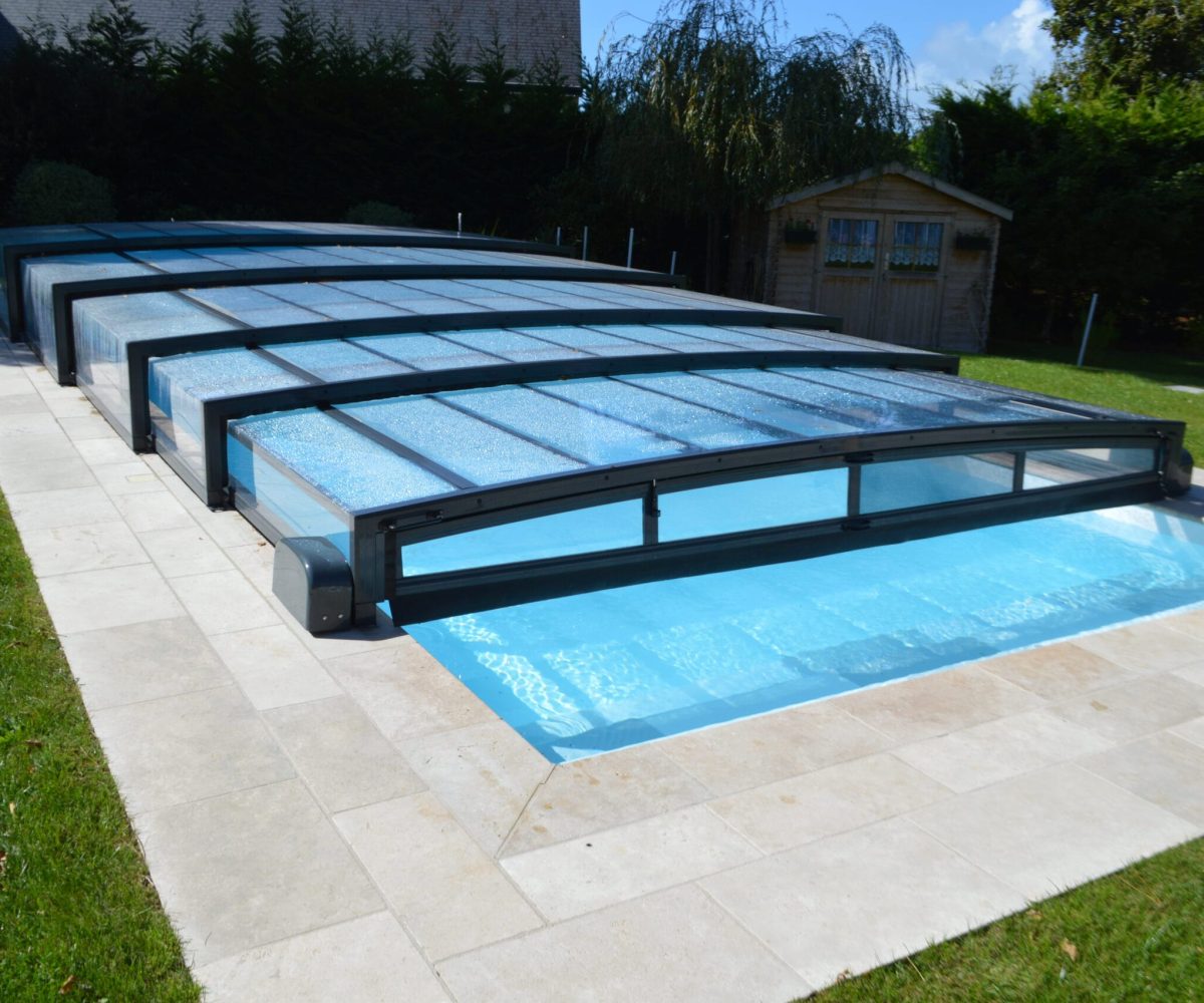 Abri Bas - Réalisation Piscines Bretagne Sud