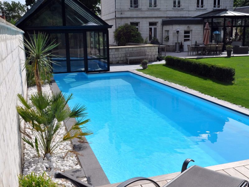 Piscine extérieure contemporaine - Réalisation Delalande Piscines & Spas