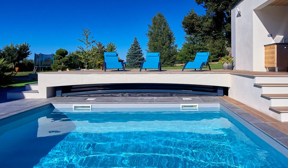 Piscine avec abri extra-plat et gestion domotique