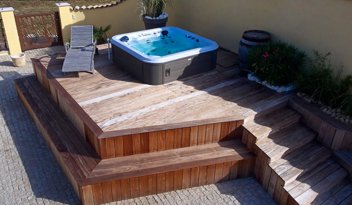 Spa 4 places avec aromathérapie et traitement de l’eau par ozonateur