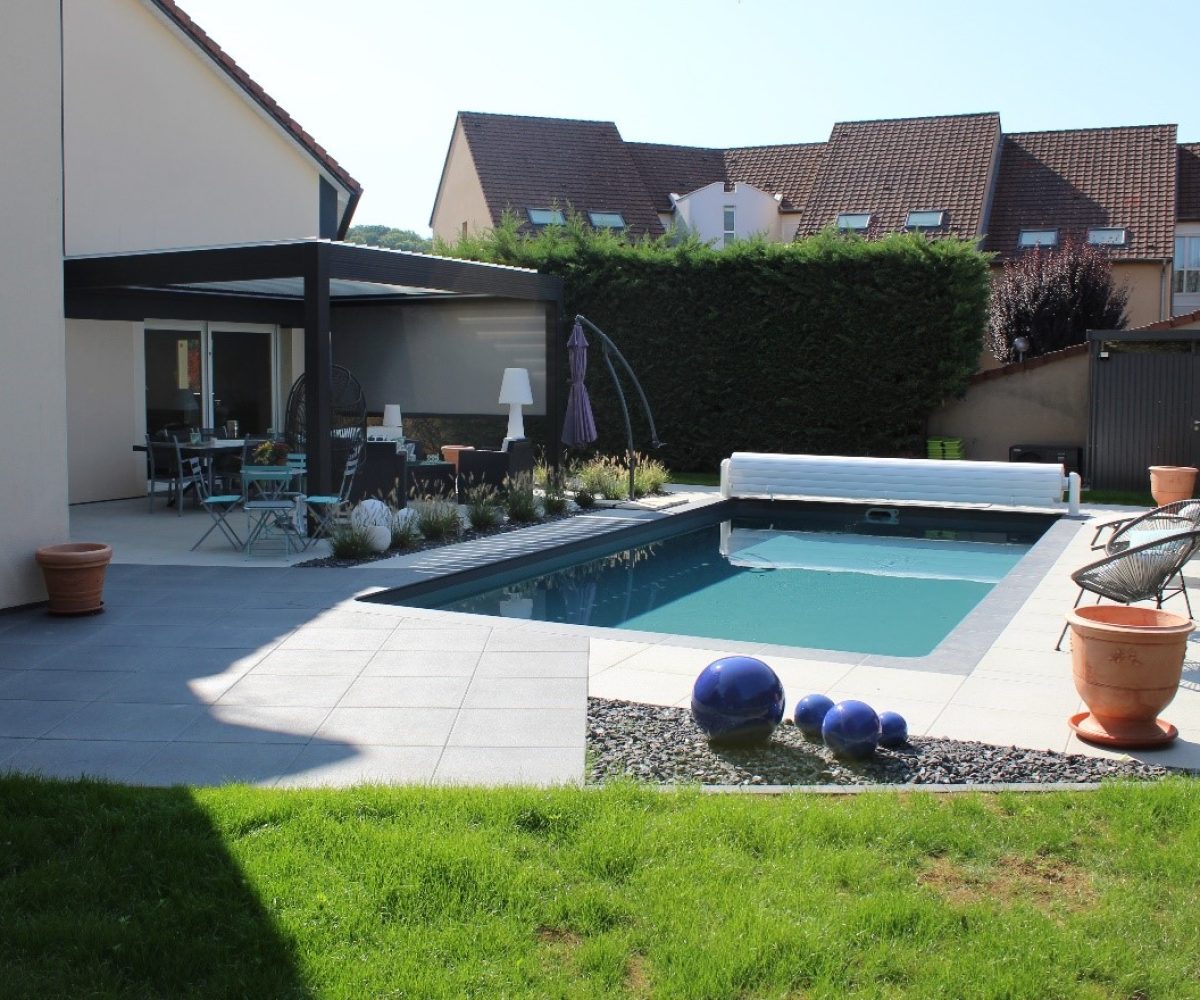 Après - Aménagement extérieur avec mini-piscine - Delalande Piscines & Spas
